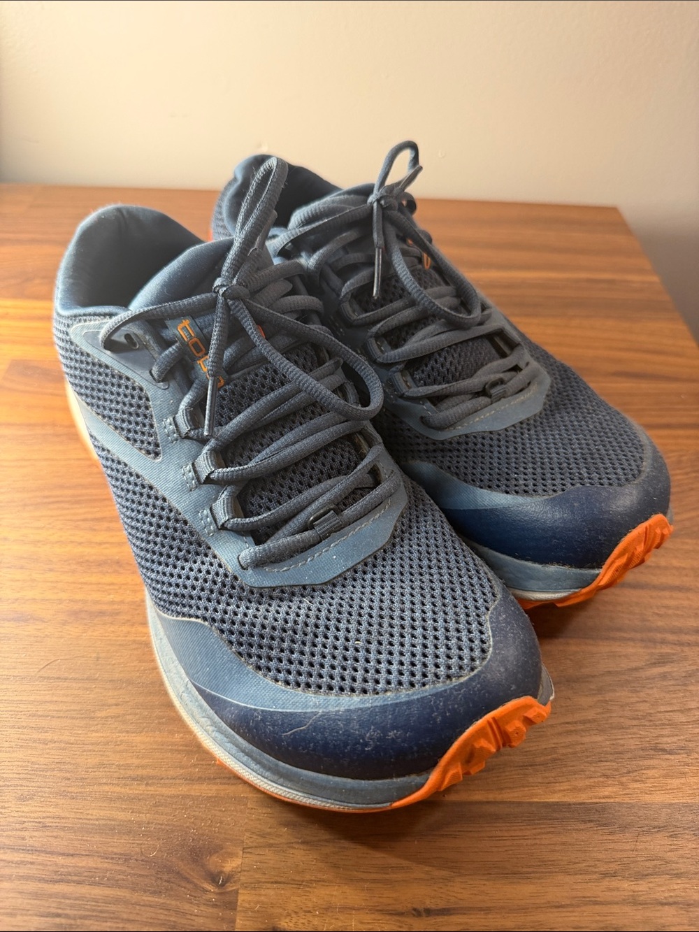 Topo Athletic MT-4 Women’s Trail Running Shoes Navy Coral Size 9 Vibram